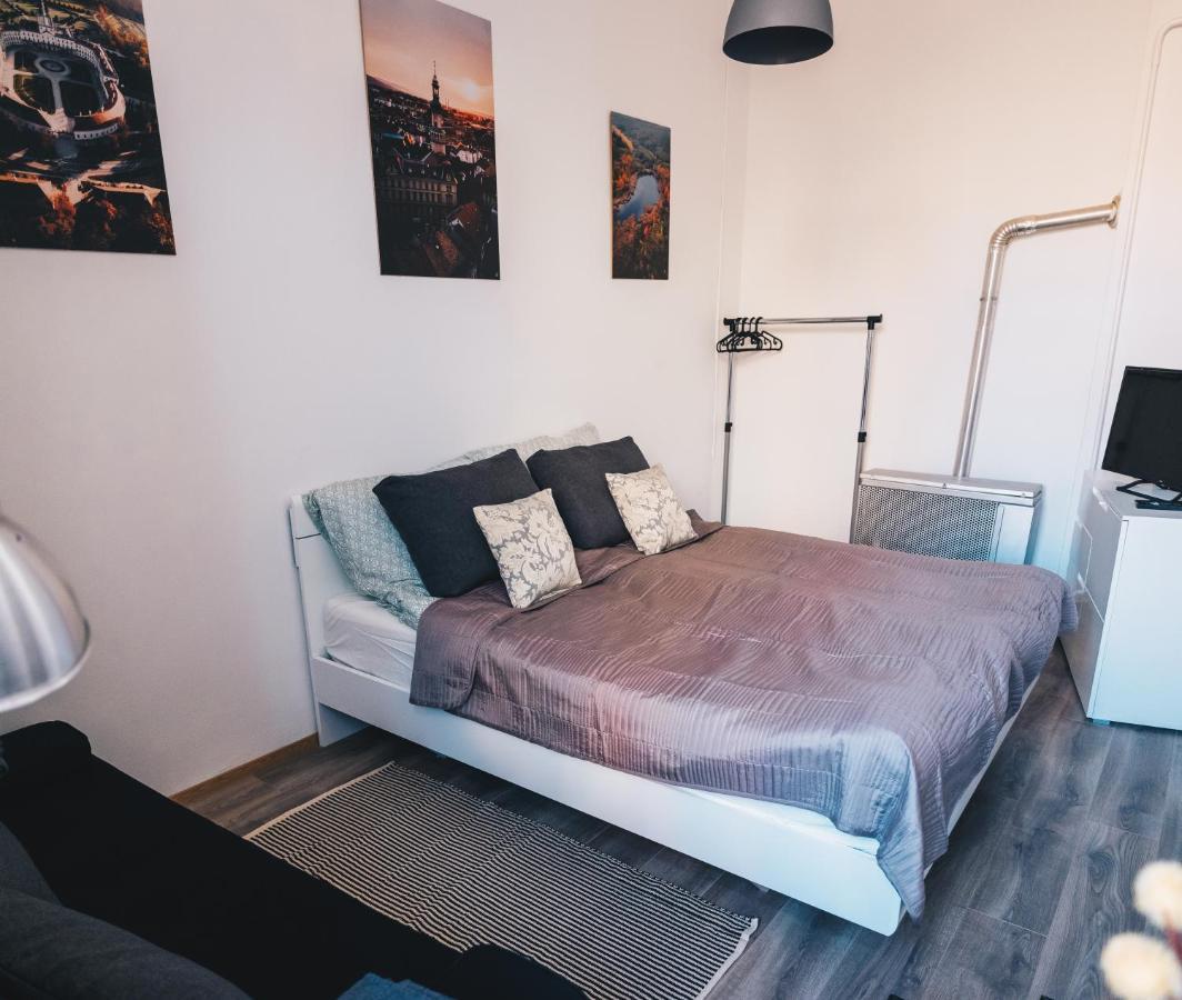 Appartement Studio77 Apartman à Sopron Extérieur photo