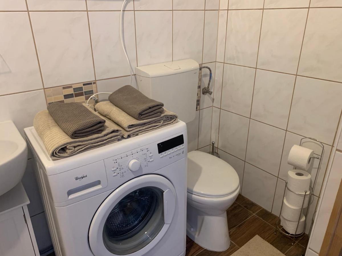 Appartement Studio77 Apartman à Sopron Extérieur photo