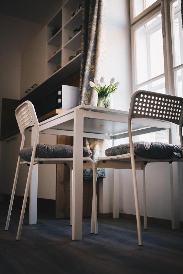 Appartement Studio77 Apartman à Sopron Extérieur photo