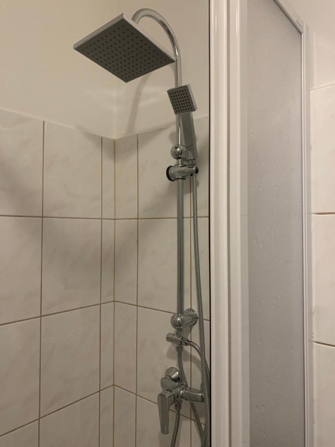 Appartement Studio77 Apartman à Sopron Extérieur photo