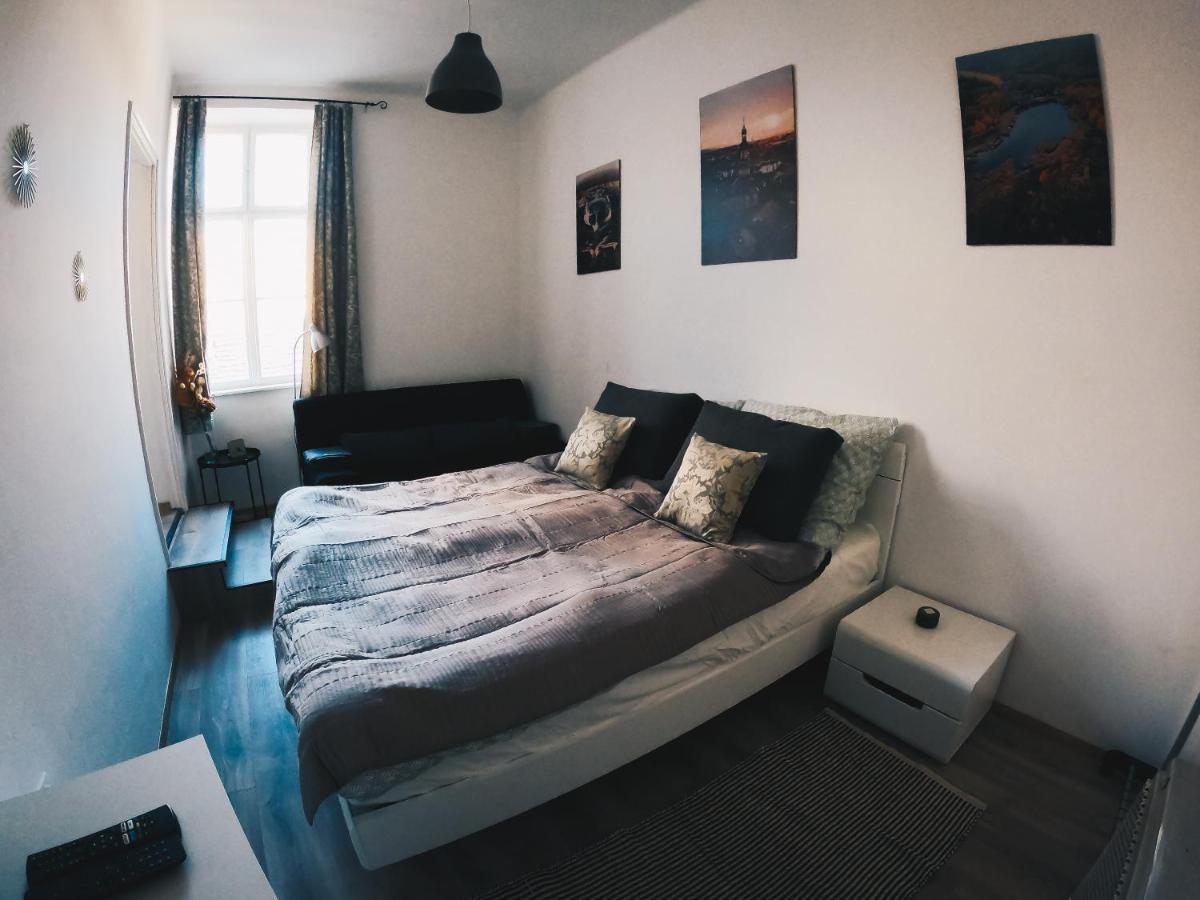 Appartement Studio77 Apartman à Sopron Extérieur photo