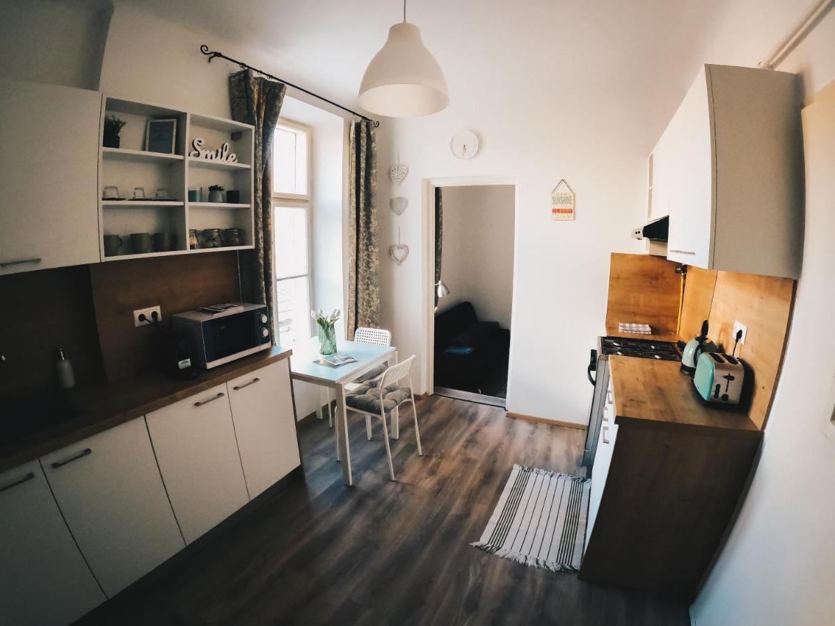 Appartement Studio77 Apartman à Sopron Extérieur photo
